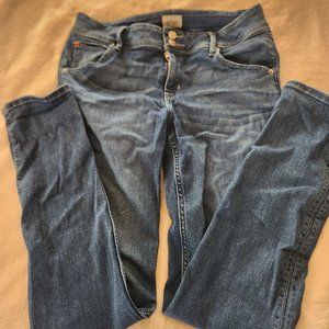 HUDSON straight leg/ boyfriend Jean